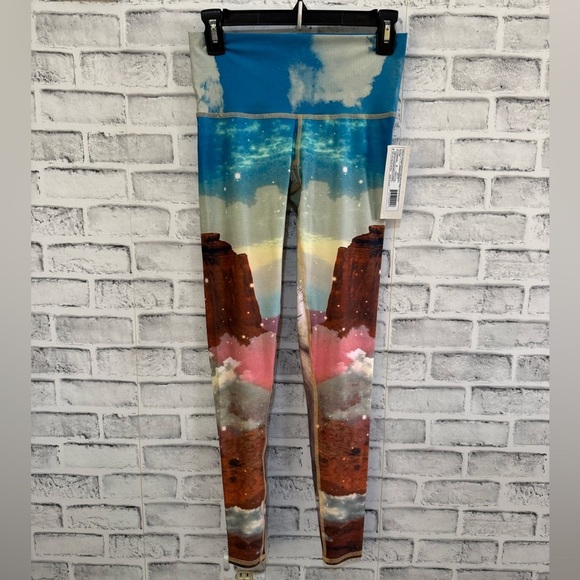 TEEKI Unicorn Wrangler Hot Pants Leggings Size Small ~NWT Made In USA - Picture 2 of 5